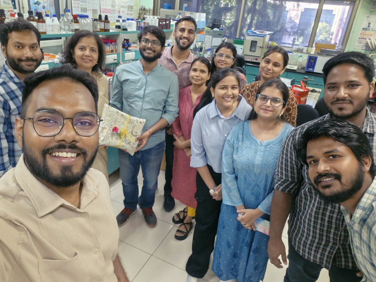 A belated but heartfelt celebration for our incredible supervisor’s birthday! Grateful for your guidance, support, and inspiration every day. #cake #fun #labvibes