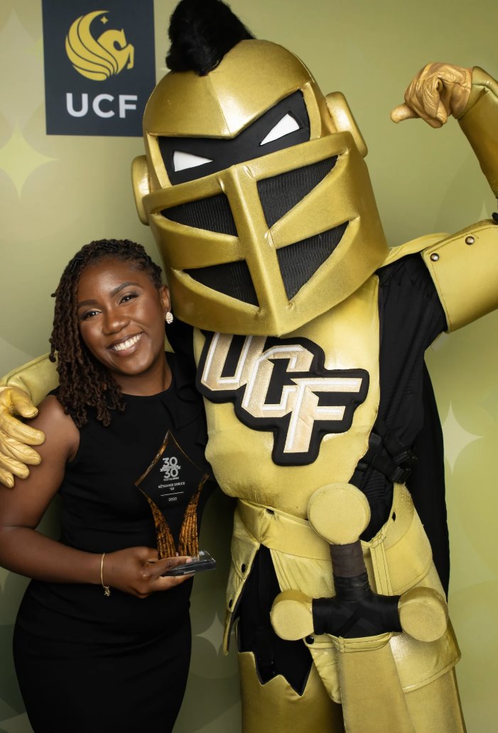Béthanie Derice ’20, who earned a degree in kinesiology, was recognized as part of the 2025 Class of 30 Under 30! Béthanie works as an HR Implementation Consultant to help organizations with onboarding and talent management. Way to go Béthanie! ⭐