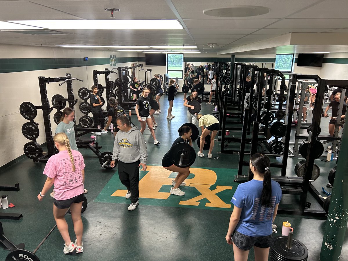 Summer Bolt Power is off to a great start!  Over 180 student-athletes took part!  Next session is Thursday morning with room for more⚡️