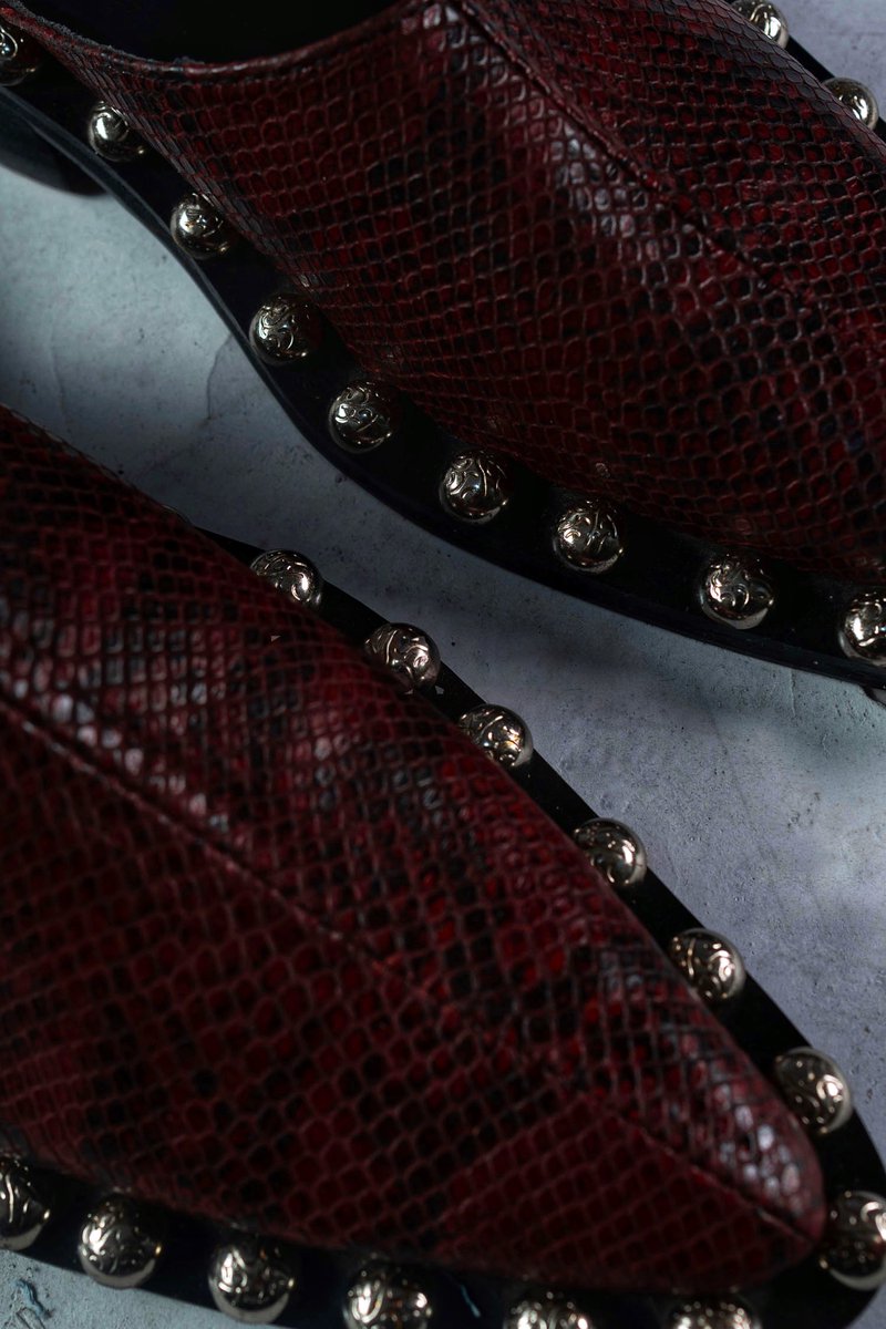 theshoeblocc's tweet photo. ECHO IV
A story retold through form and fire.
Edges that demands a response, details that lingers.
#ECHOESCOLLECTION https://t.co/u7DDw40Uw6