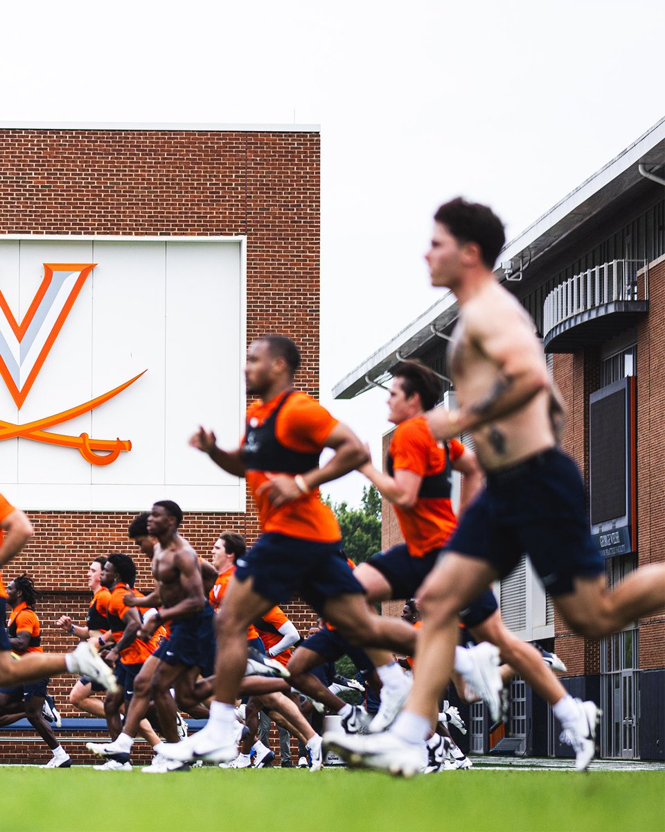 Back to 𝐰𝐨𝐫𝐤. 💪

#GoHoos 🔶⚔️🔷