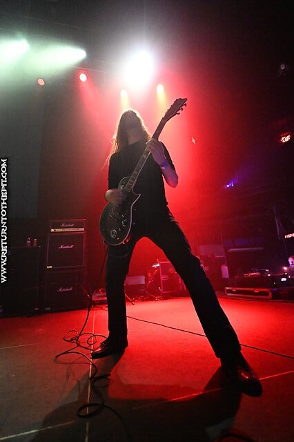 SeasonofMist's tweet image. Live shots of Shape of Despair from Night 1 of MDF 2025!

Shots by Aaron Pepelis for ReturnToThePit.com. Check the site for a full gallery of MDF pics.

#ShapeofDespair #DoomMetal #DeathDoom #MarylandDeathFest #MDF2025