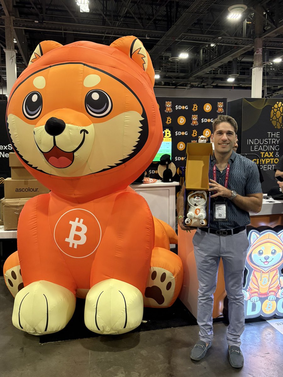 LIVE @ $DOG booth, just got my season 1 $DOG plushie. Season 2 coming soon 👀 #bitcoin2025 @thebitcoin <a href="/DogOfBitcoin/">$DOG</a>