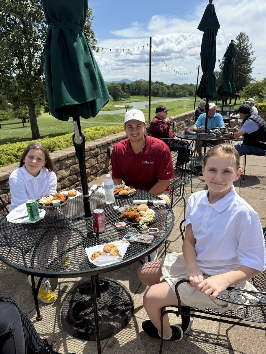 TheHokieWay's tweet image. On May 22, we were honored to take part in the annual @DeltaDentalofVA Pro-Am for Kids to benefit Boys & Girls Clubs of SWVA. @HokiesMGolf’s @Ashgolf_10 coached Club kids who participated in ceremonial tee shots in support of @BGCSWVA’s vital mission for local children.