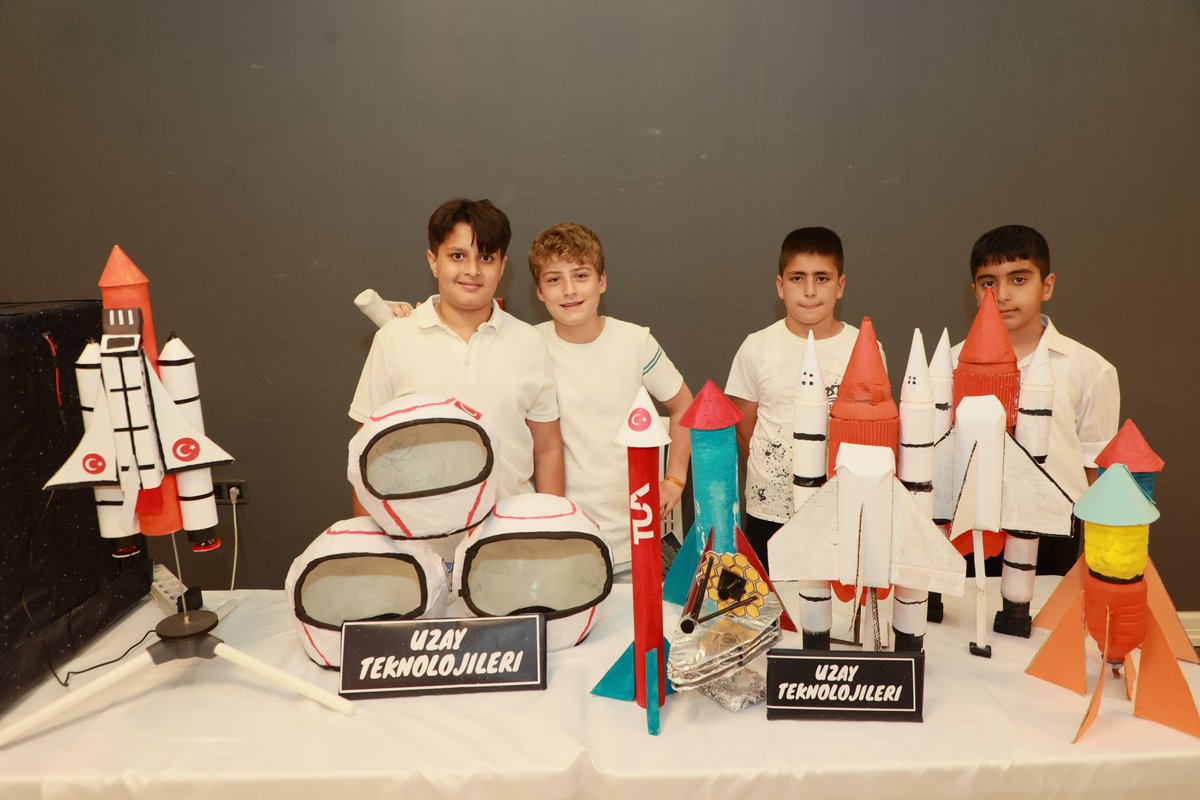 #TEKNOFEST Kuşağı Sultanbeyli’de yetişiyor. Biz de destekliyoruz.👨‍💻🤖

Yeni dönemde hizmete açtığımız Bilim Sultanbeyli merkezimizle, bilim ve teknolojiye ilgili çocuklarımızın yetişmesine katkı sağlıyoruz.

Bu amaç doğrultusunda hizmet veren SUBİTEM Akademi’mizde; robotik