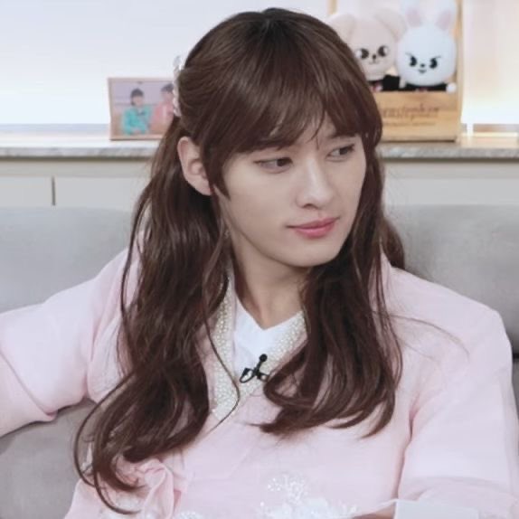 iiuvlino's tweet image. we all know