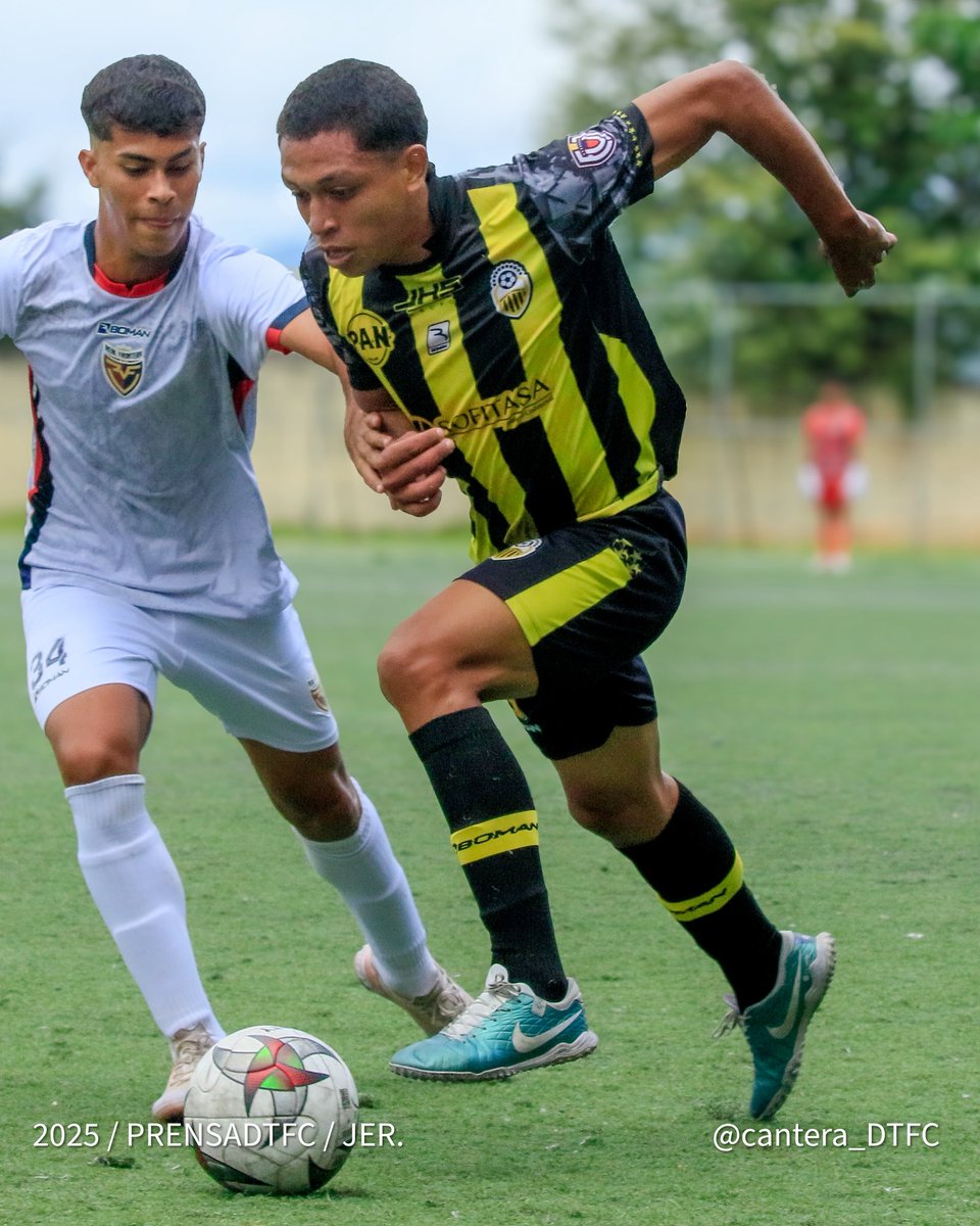 Cantera_DTFC's tweet photo. #CanteraDTFC | #S19 | #J6 #Reprogramada | 📸 Imágenes 🆚 Real Frontera S.C. 🤝🏼 #LigaFUTVEJunior 2025 🏆
🫡 Patrocinado por: #panvenezuela #bancosofitasa #alimentosmunchy
#VamosTáchira 💛🖤
#ElFuturoDelFUTVE🇻🇪 https://t.co/obyKpJUKKN