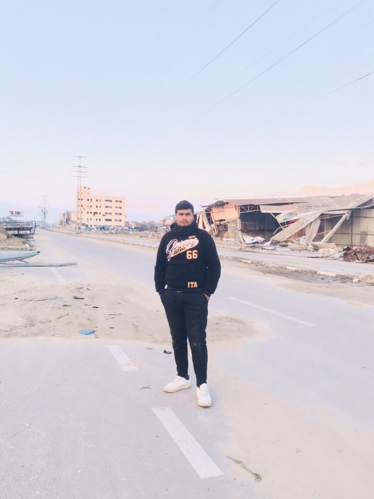 This is me, Mohammed, again. I remind you that I am not a number, and I do not want to die.
If you're a person who feels our pain and hunger, please donate so I can feed my family.

Please don't abandon my family 💔
gofundme.com/f/8k3z55-help-…