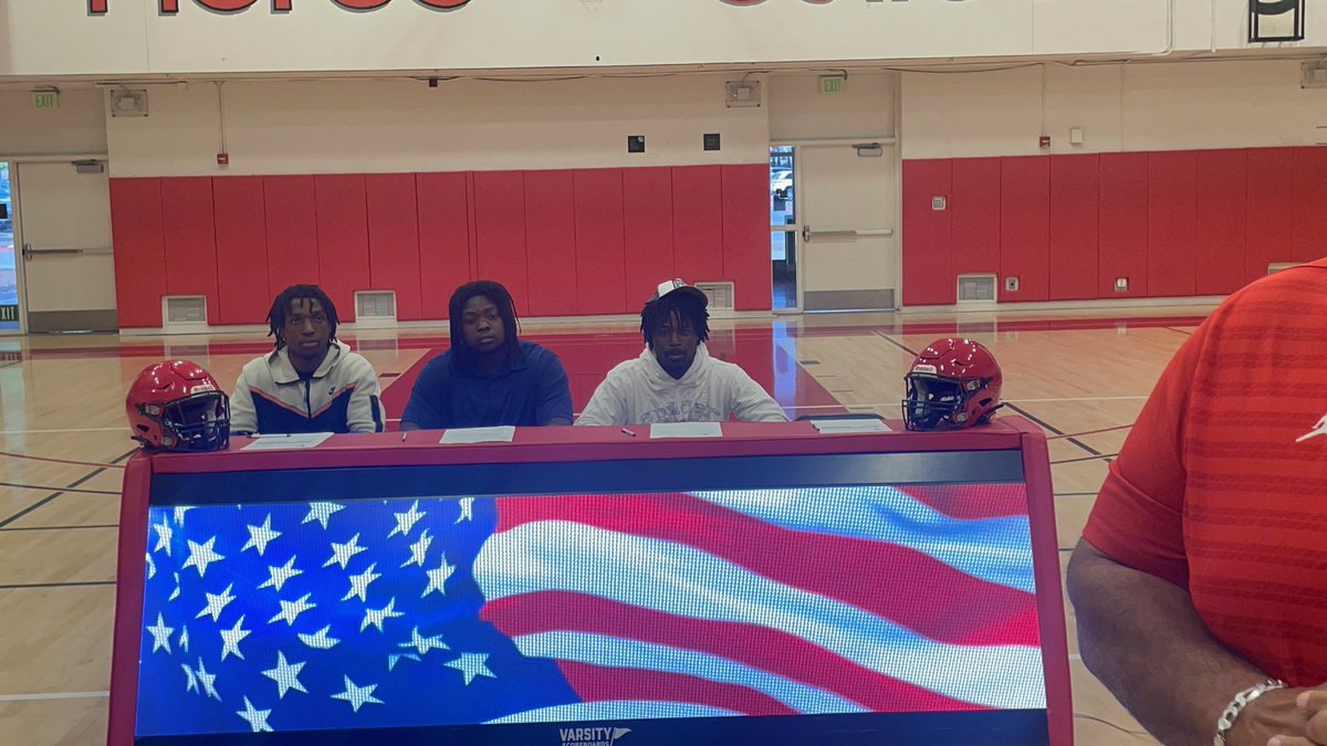 TeDerrius Strowbridge (@itswambam) on Twitter photo Nobody helped me with this process but GOD!! Thank you to coach <a href="/Martind_Gator/">Dwayne Martin</a> and the <a href="/WVWCFB/">WVWC Football</a> coaching staff for the opportunity🤝🏾 looking forward to the future. Nobody helped me with this process but GOD!! Thank you to coach <a href="/Martind_Gator/">Dwayne Martin</a> and the <a href="/WVWCFB/">WVWC Football</a> coaching staff for the opportunity🤝🏾 looking forward to the future.