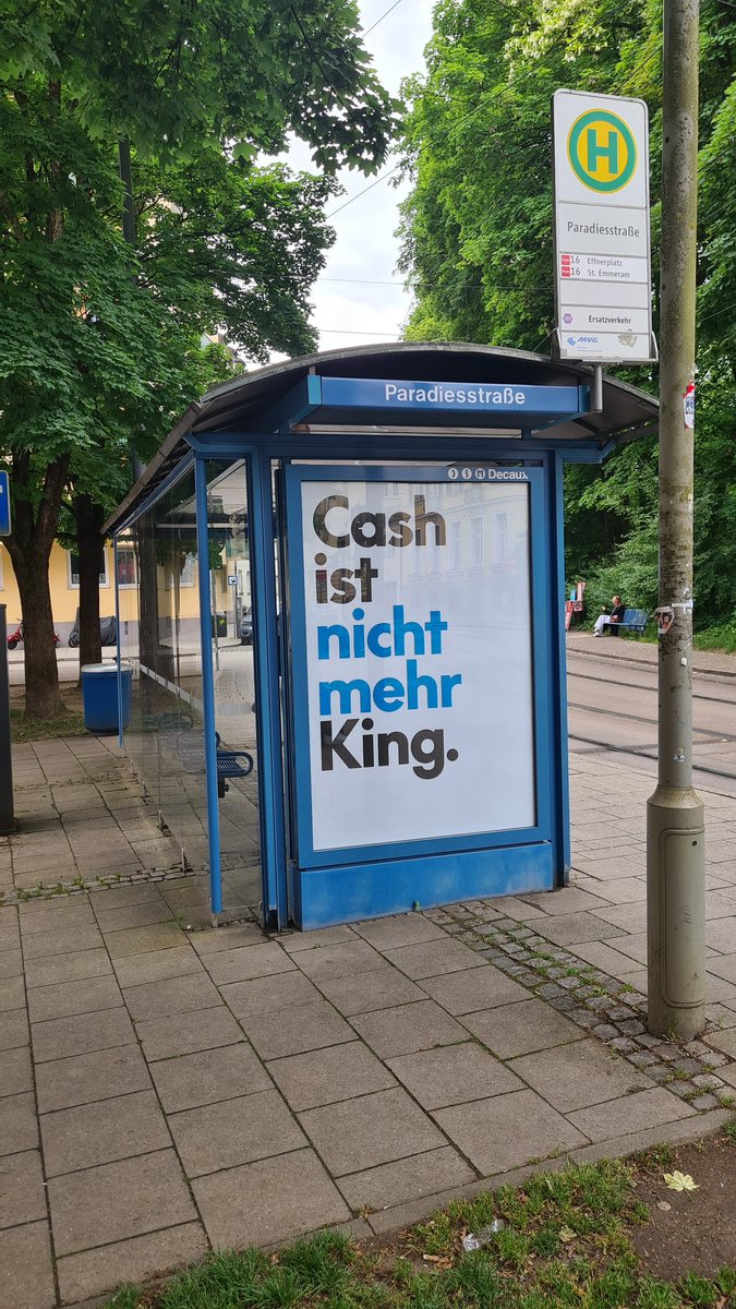 Eine Gehirnwäsche fängt so an: