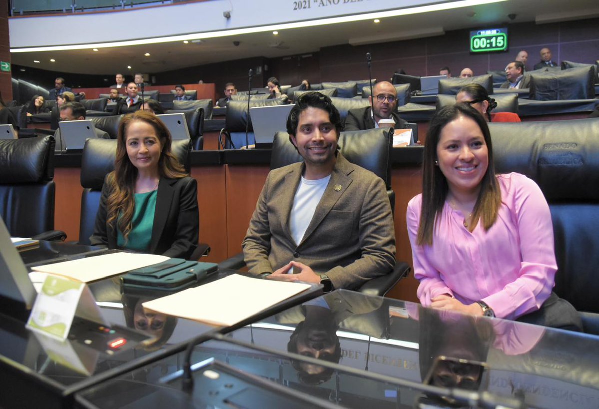 Partido Verde_Senado (@verdesenadomex) on Twitter photo La senadora <a href="/karencastrejont/">Karen Castrejón Trujillo</a> y el senador <a href="/jc_ramirezmarin/">JC Ramírez Marín</a> participaron en la sesión de la #ComisiónPermanente en la que se dio atención a diversos asuntos, entre ellos, la presentación de iniciativas. La senadora <a href="/karencastrejont/">Karen Castrejón Trujillo</a> y el senador <a href="/jc_ramirezmarin/">JC Ramírez Marín</a> participaron en la sesión de la #ComisiónPermanente en la que se dio atención a diversos asuntos, entre ellos, la presentación de iniciativas.