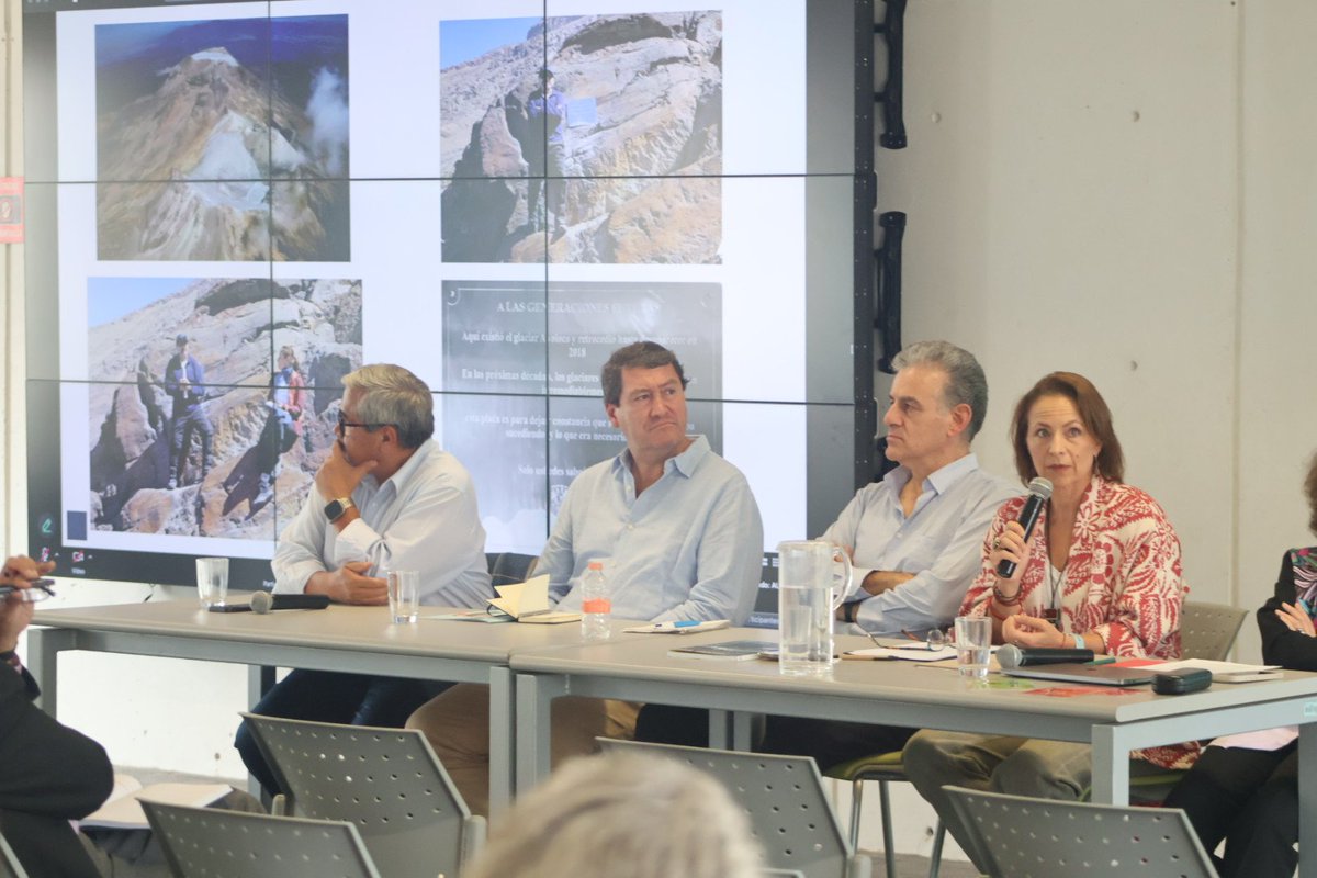 Academia Mexicana de Ciencias (@amciencias) on Twitter photo "Las montañas, con sus glaciares, evocan y simbolizan, crean identidad, generan emociones.
Después de colocar la placa de la extinción del glaciar Ayoloco, hicimos un experimento para invitar a las personas a conocer la literatura y poesía de montañas".
Anel Pérez, <a href="/UNAM_CEPE/">Centro de Enseñanza para Extranjeros UNAM</a> "Las montañas, con sus glaciares, evocan y simbolizan, crean identidad, generan emociones.
Después de colocar la placa de la extinción del glaciar Ayoloco, hicimos un experimento para invitar a las personas a conocer la literatura y poesía de montañas".
Anel Pérez, <a href="/UNAM_CEPE/">Centro de Enseñanza para Extranjeros UNAM</a>