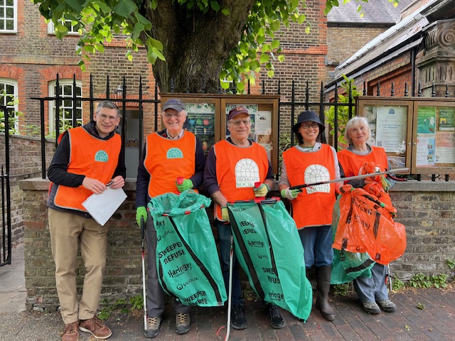The Community Projects Group had a good tidy up event one weekend. Here are some of the team with our litter pickers at the ready