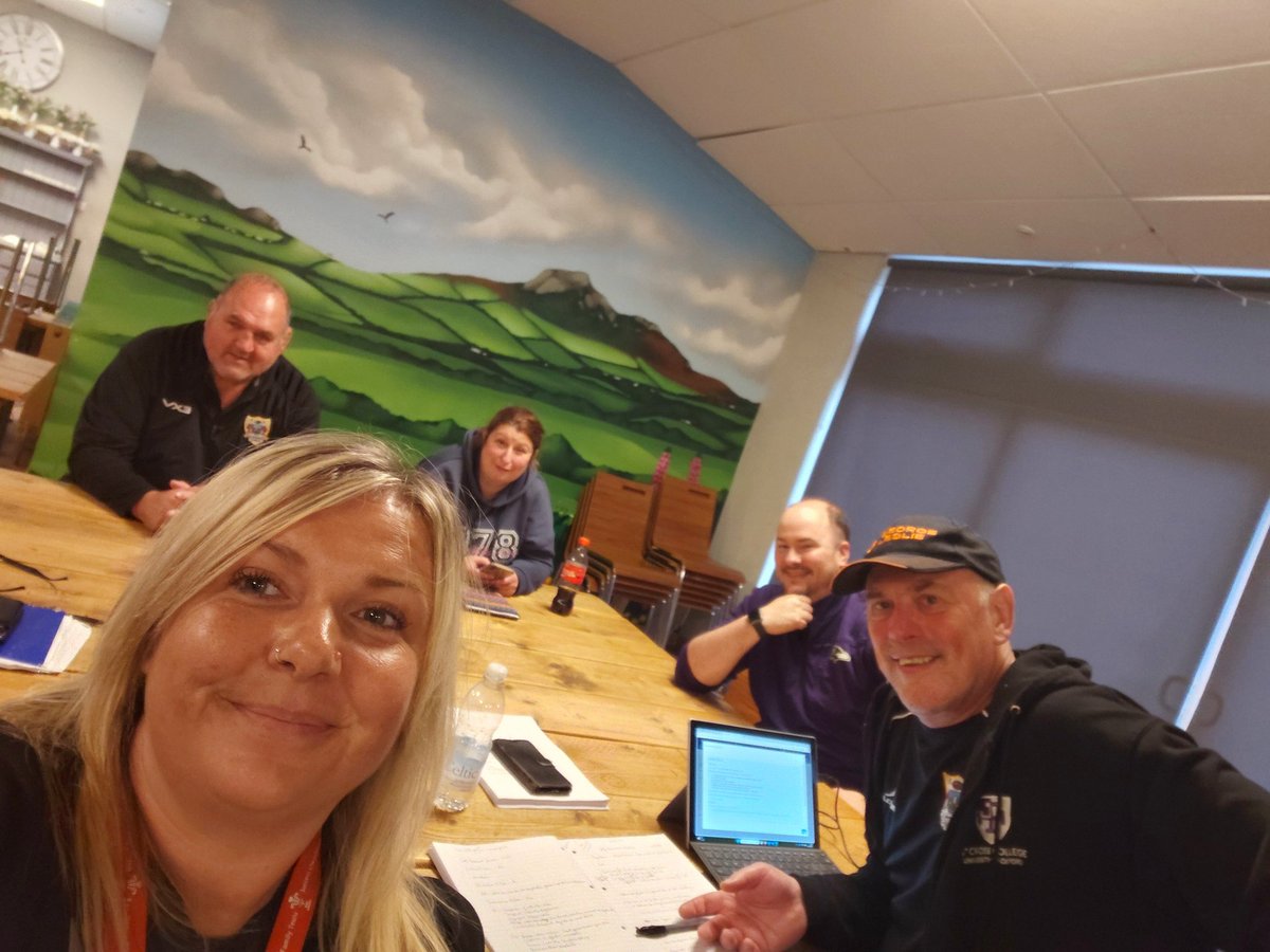 fayedavies29's tweet image. Big thanks @stdavidsrfc
for meeting to complete Club Toolkit Review with me this evening
and being positive of new ways of working.Discussed projects and funding also.Keep up the hard work at the club by fantastic volunteers 🏉🌟
@WRU_Scarlets @WRU_Community