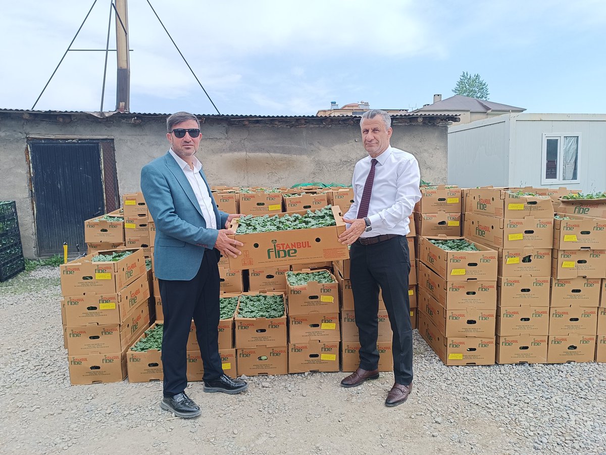 Tarım Arazileri Kullanımının Etkinleştirilmesi ( TAKE)  projesi  kapsamında Yüksekova İlçe  Tarım Müdürümüz Sn. M.Emin YİĞİT 'ten fidelerimizi aldık... <a href="/ibrahimyumakli/">İbrahim Yumaklı</a>
<a href="/TCTarim/">T.C. Tarım ve Orman Bakanlığı</a> 
<a href="/OGMgovtr/">Orman Genel Müdürlüğü</a>