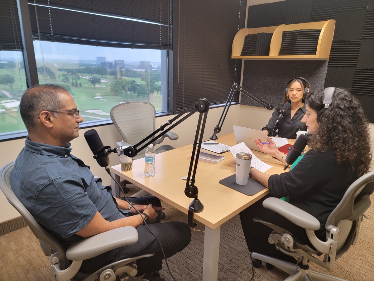 NeuroLogicCVL's tweet image. 🎙️New Episode Out! We spoke with Dr. Charan Ranganath (@CharanRanganath) about the science behind memory. He explained why our brains are built to forget, how stress and aging shape memory, and shared strategies to strengthen it.
Listen here: open.spotify.com/episode/5llQad…