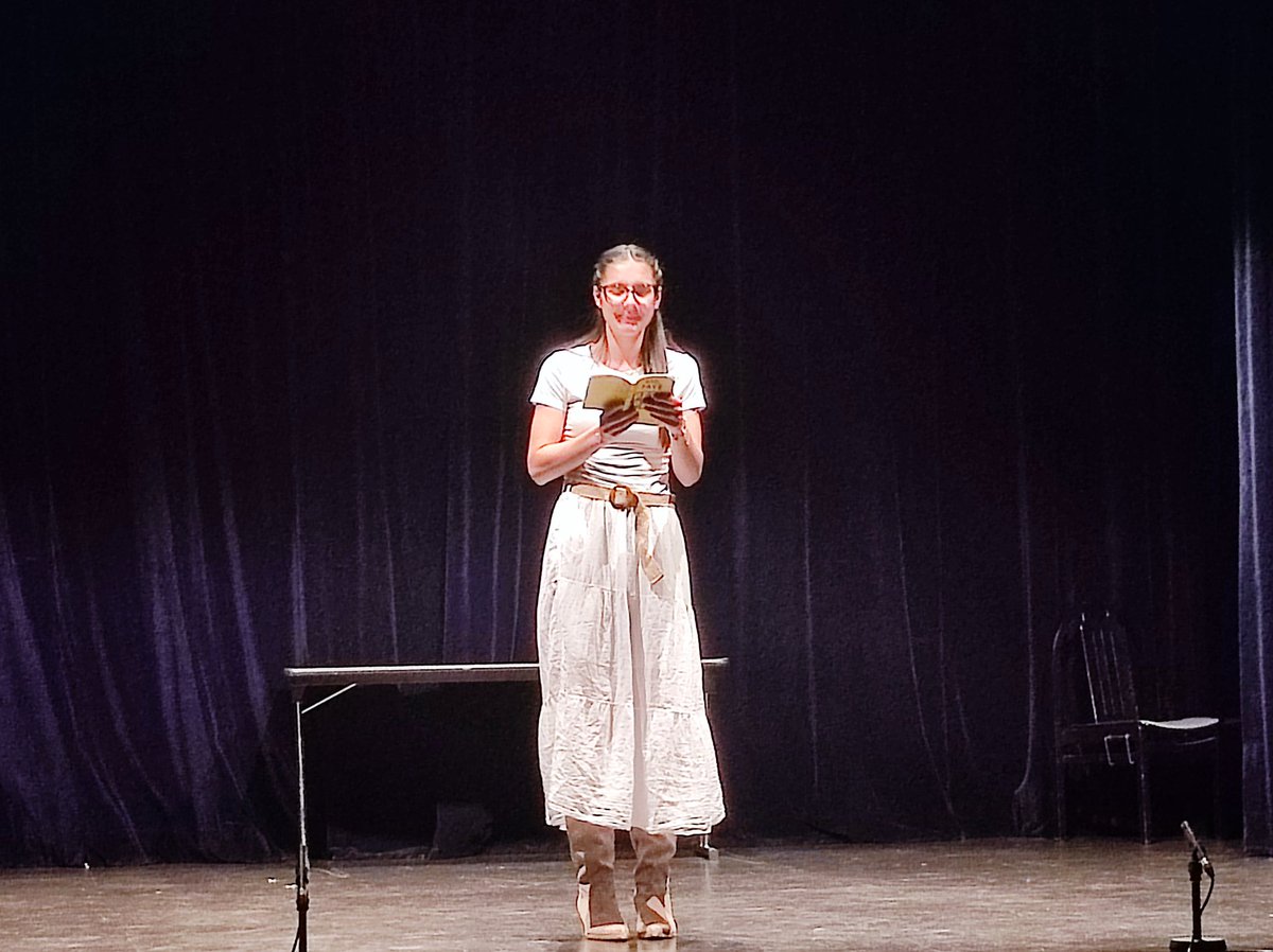 LopezJrmy5's tweet image. Mes félicitations aux lycéens de Sarreguemines qui nous redonnent l&apos;envie de lire !
Le concours d&apos;éloquence et de la lecture à voix haute, portée par la Région Grand-Est, ne peut pas exister sans leurs professeurs engagés et les intervenants. Bravo à eux également 🌟