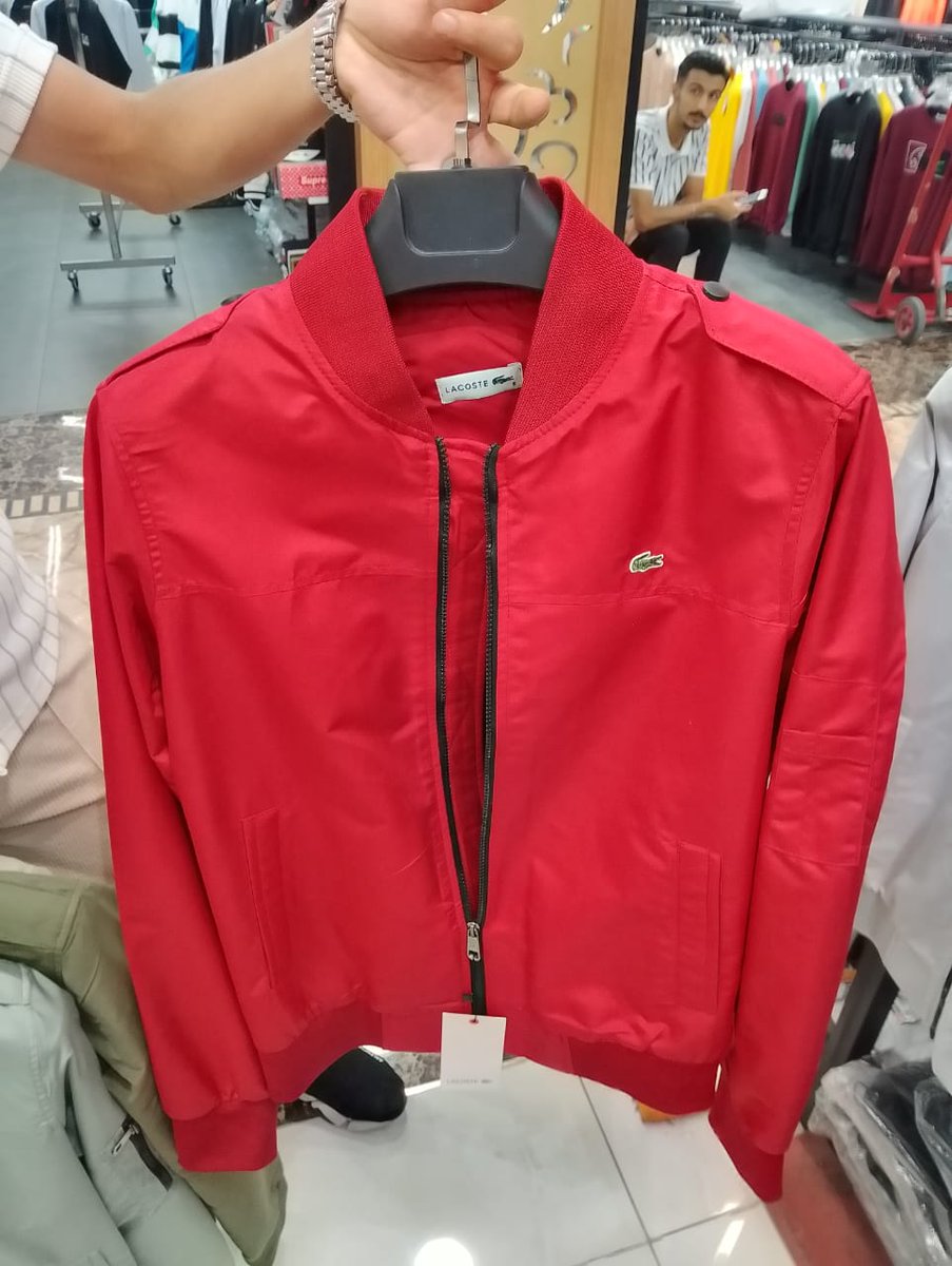 DesignsBossBig's tweet image. Rainy days call for bold style. Stay warm, stay sharp in our men's jackets. 🌧🧥

📍 Sonalux Building, Opp. Family Bank, Moi Avenue
📞 0739 665299
#RainySeasonStyle #MensJackets #BigBossDesigns #StaySharp