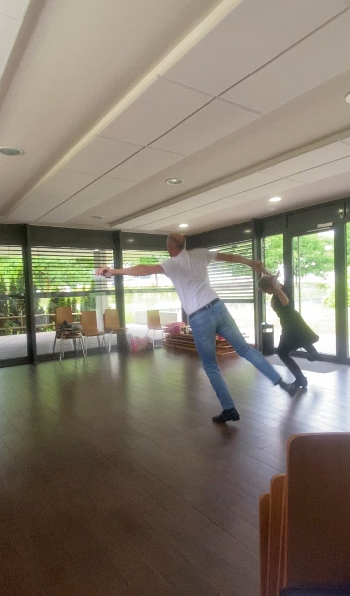 Marco Kiefer (@kiefermarco) on Twitter photo Auf 6 Uhr, sollte die (8) sein.
Turn ¼ L sliding R to R side (7), Step L next to R kicking R low to R side (8)
#Linedance #2StepTurn 
Sieht geil aus.😂🤦 Auf 6 Uhr, sollte die (8) sein.
Turn ¼ L sliding R to R side (7), Step L next to R kicking R low to R side (8)
#Linedance #2StepTurn 
Sieht geil aus.😂🤦