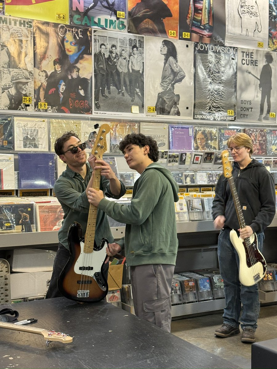 Many thanks to <a href="/joedart/">Joe Dart</a> and all the fans who came out for his Bass Masterclass yesterday! It was our first time hosting such an event so we appreciate all the patience and excitement you showed around it.

Good times all around! Happy playing and listening to all! ✌🏽❤️