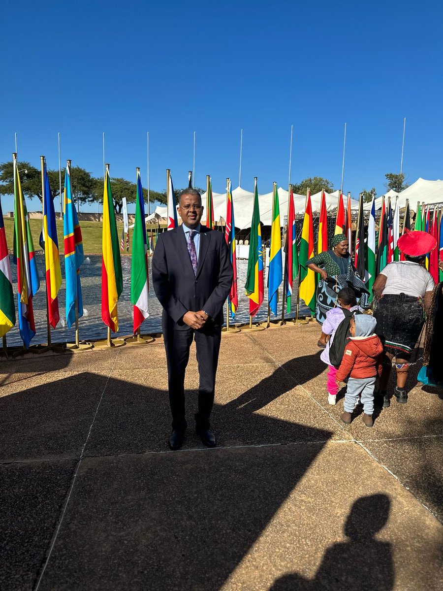 SomaliainZA's tweet photo. H.E @amb_msheikh, Ambassador of 🇸🇴 to 🇿🇦 attended the #AfricaDay Celebration along with the Deputy Minister of @SportArtsCultur under the theme“Building Africa We Want through Solidarity, Equality &amp; Sustainability”. Let's support Africa Month to foster value of good governance https://t.co/7vjN0kn7xy