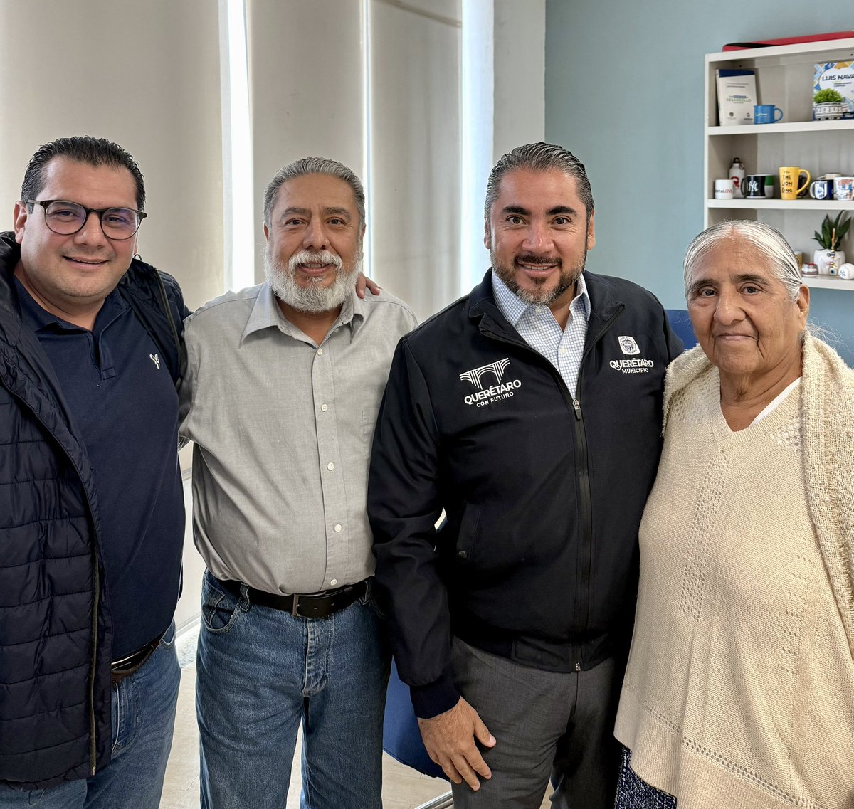 Arreguín JC (@arreguinjc) on Twitter photo Buena reunión con amigos de muchas batallas: Lulú, Pedro y Chucho Pérez Sosa. El Presidente <a href="/FeliFerMacias/">Felipe Fernando Macías</a> nos pidió reforzar la comunicación con todas las organizaciones para llegar a más ciudadanos y atenderlos desde el <a href="/qromunicipio/">Municipio de Querétaro</a> <a href="/FedeDeLosCobos/">Federico De Los Cobos</a> Buena reunión con amigos de muchas batallas: Lulú, Pedro y Chucho Pérez Sosa. El Presidente <a href="/FeliFerMacias/">Felipe Fernando Macías</a> nos pidió reforzar la comunicación con todas las organizaciones para llegar a más ciudadanos y atenderlos desde el <a href="/qromunicipio/">Municipio de Querétaro</a> <a href="/FedeDeLosCobos/">Federico De Los Cobos</a>