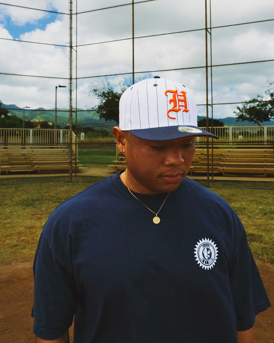 59FIFTY PRIDE - NAVY PINSTRIPE / NAVY
9FIFTY PRIDE - NAVY PINSTRIPE / NAVY
T.R.O.Y. TEE - NAVY

Available now.

 fittedhawaii.com/products/pride…