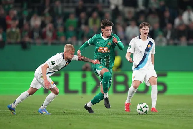 Le cas d'Amin Elias Gröller est simple : né en Autriche, il fait face à une législation stricte sur la double nationalité. Même pour un sportif, les démarches sont longues et sans