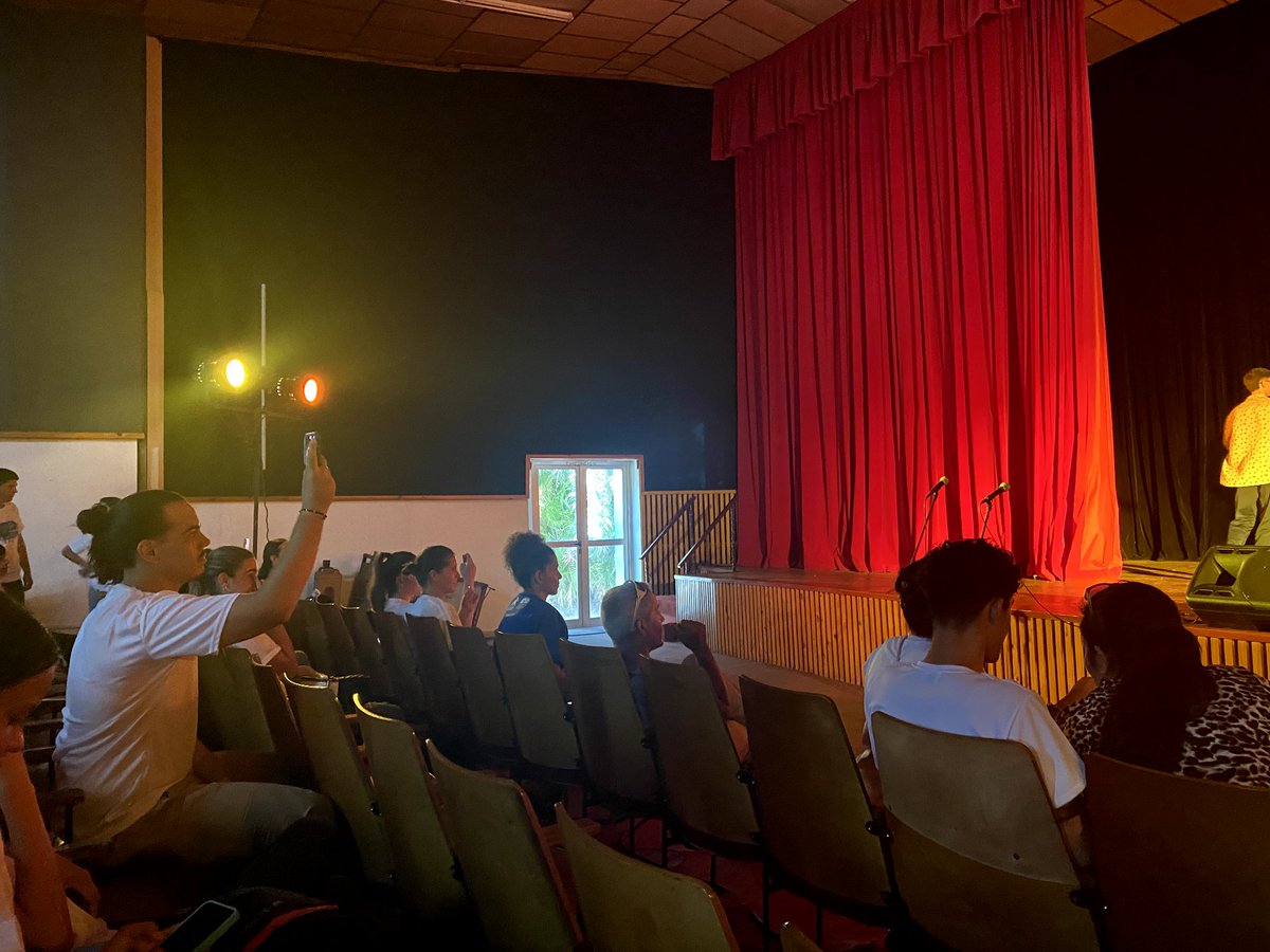 guilleacm123's tweet photo. 👏🏻🥳Continúa la música🎙️ y el baile en la Ucm Pinar del Río con los estudiantes de la #FeuUCMPinar y #Feuupr .✊🏻🇨🇺
#XXVIEdiciónFestivalArtistasAficionados
#ucmpinarxlaexcelencia https://t.co/8dn8lQZG3H
