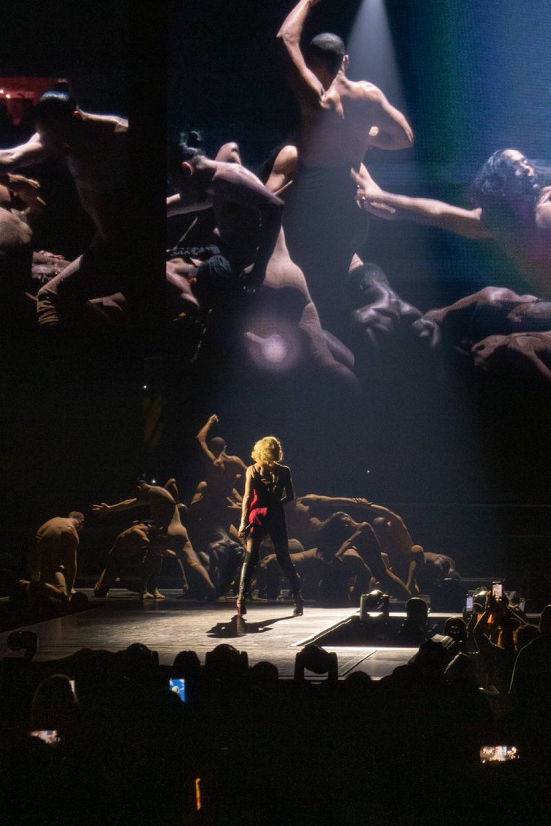 Cuando creí que la versión de Justify my love del MDNA Tour era el top. Pero en eso llego la del Celebration tour >>>>>>