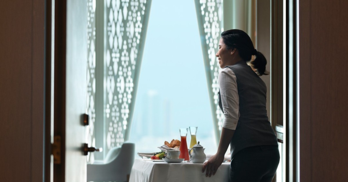 FSKuwait's tweet image. Why just stay, when you can experience more? ✨ 
Book a suite for two nights or more and enjoy KD 75 to spend on spa pampering and delicious dining !

#ExperienceFS #FSKuwait