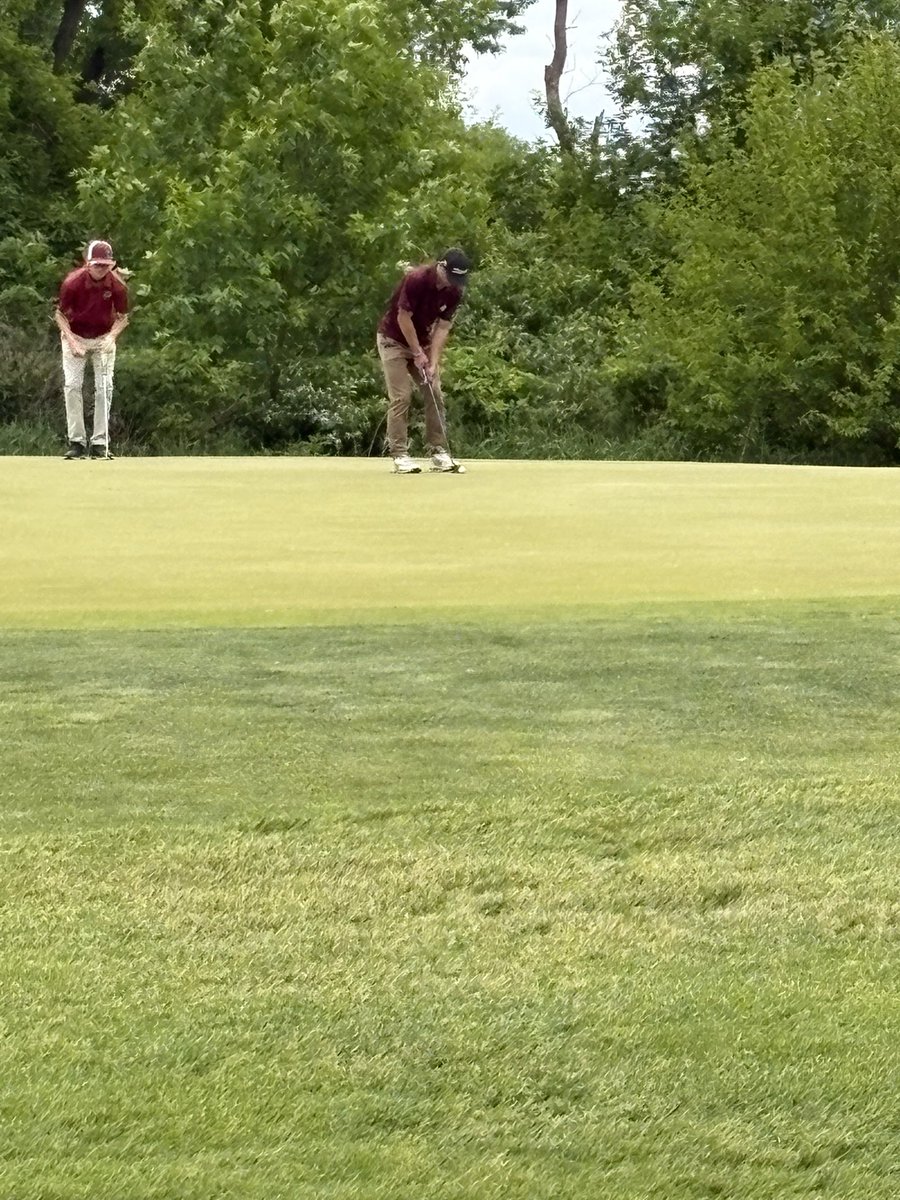 LynxGBB's tweet image. Lynx in action at day 1 of state golf.  Boys are hanging around early!
