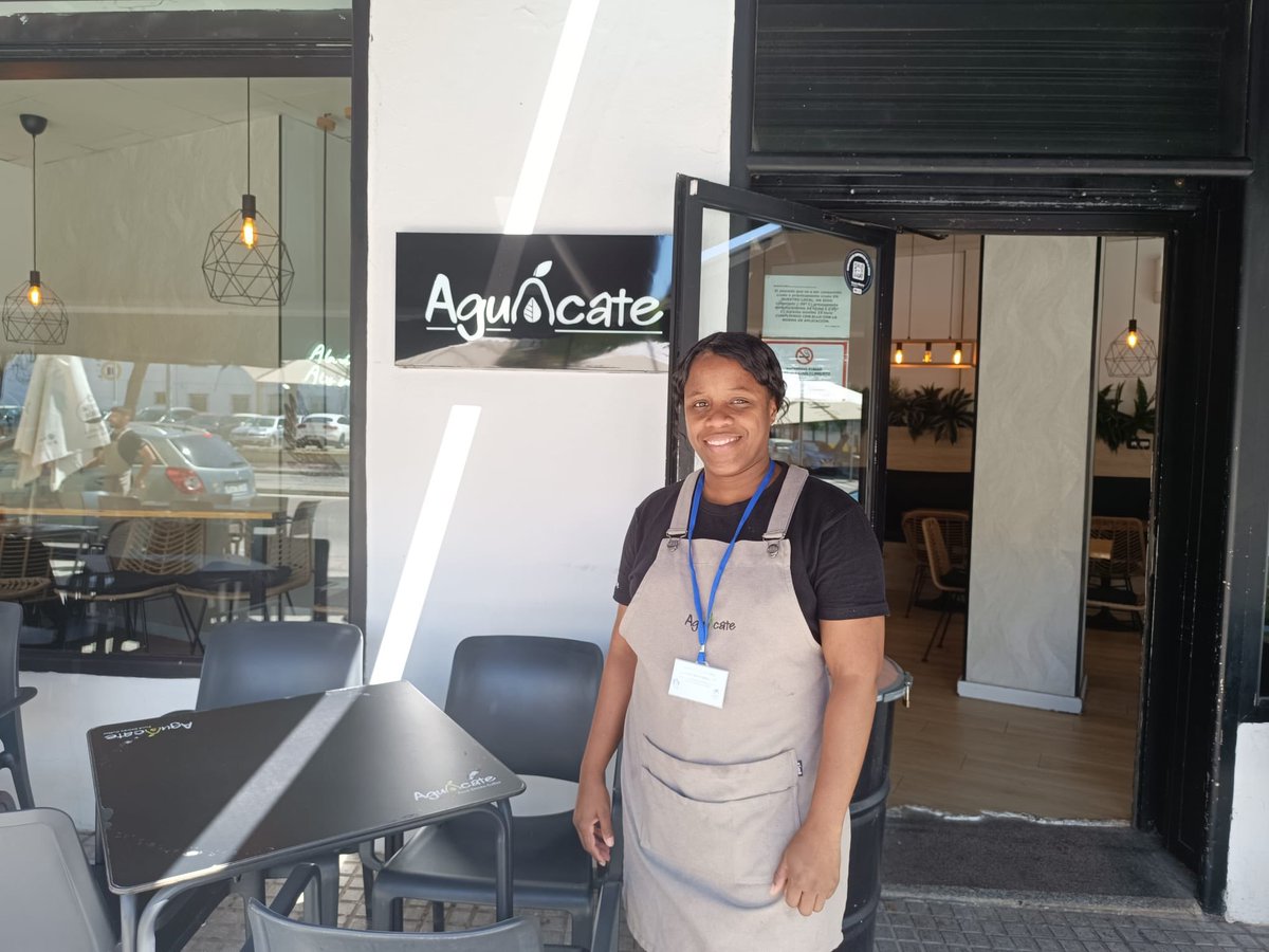 Desde el Circuito de Formación Comunitaria “Todos formamos parte” y gracias a la colaboración de <a href="/FundlaCaixa/">Fundación ”la Caixa”</a> , los alumnos del curso de “Operaciones básicas de Restaurante y Bar”, están desarrollando su  formación práctica en empresas del sector.
#ConvocatoriasProyectosSociales