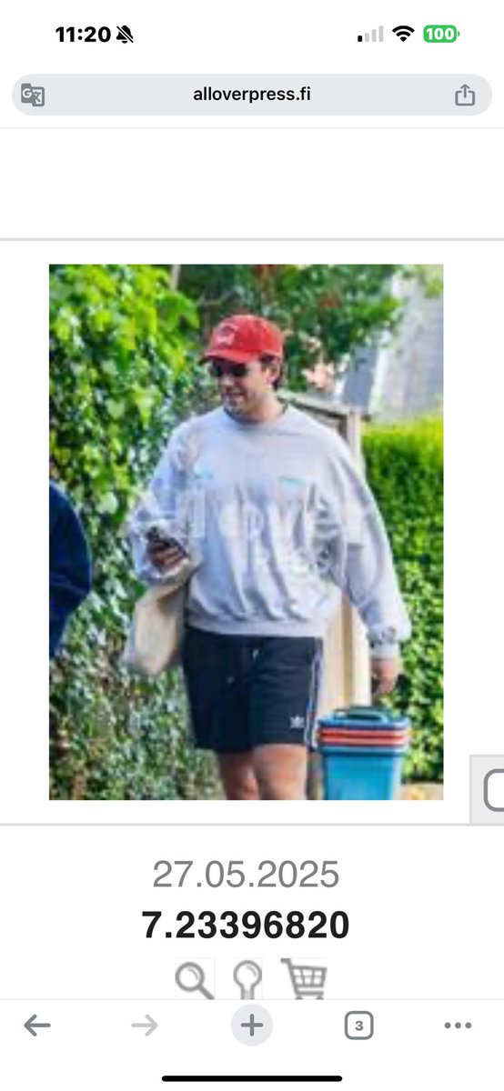 LukeyNewtsVibes's tweet photo. There you are #LukeNewton! Showing yourself and pumping up your little cypriot girl again with a pap walk and tags on websites.
33 photos. 1 almost smiling. Half of them, looking at the phone...
#FakePersonality #CockyBoy #AlmostAFraud #YouAreNotTHATfamous
#antoniaroumelioti🥬 https://t.co/rbejI4LZ0A