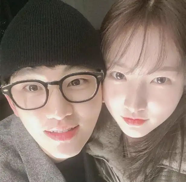 meisruby666's tweet image. The age gap alone says enough. “Friends” when she was a m1111n666r, then romantic later? It’s giving gr&amp;lt;&amp;lt;;;;;;;m1ng vibes. With all his options, he still chose her. That’s disturbing. #JusticeForKimSaeRon #kimsoohyunisoverparty