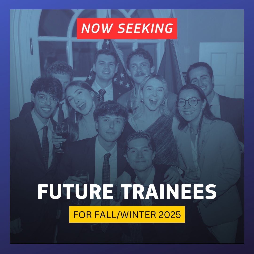 Recent graduates! 🎓 Got plans this fall? We're now seeking passionate people from both the EU and the United States to become a trainee in our Delegation. From politics to economics to communications, our teams want your fresh insight. 

Apply by June 8: bit.ly/3FB96ku