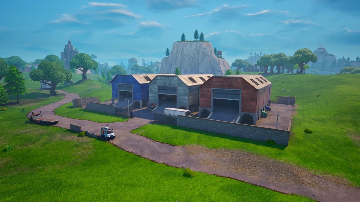 i gotta go eat dinner can y’all watch my fortnite poi for me and make sure nothing happens