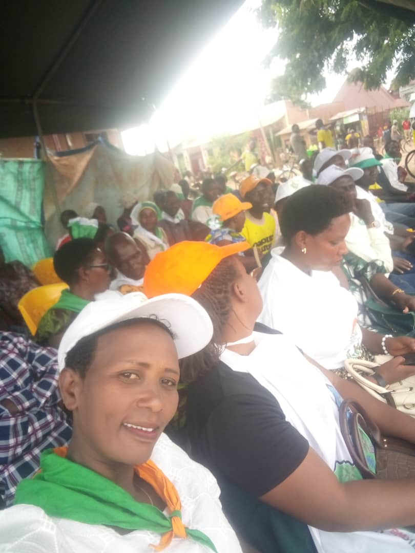 Les activités de la coalition BBB perturbées dans la Commune Mpanda. Des drapeaux de la coalition enlevés au plein jour par les responsables locaux du parti au pouvoir et un jeune détenant les effets de la coalition séquestré sous le silence complice de l'administration.