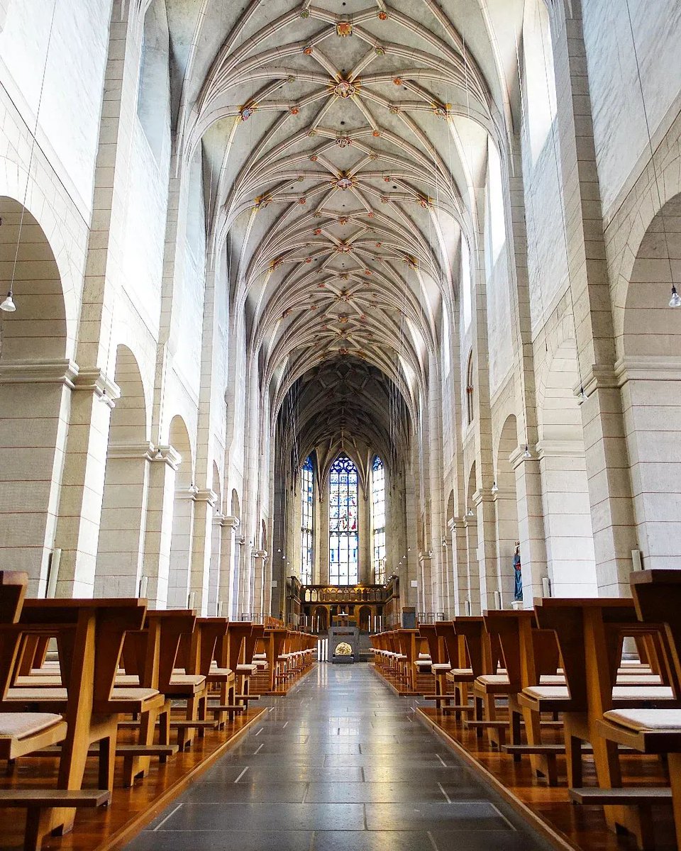 Wirklich gläubig ist Detektiv Rob nicht. Aber einmal betet er in meinem #Roman "Der Schatz von Amalfi" doch. Link zum #eBook und #Buch 👉 hmm-info.de/e-books/der-sc…

#Lesetipp #Abenteuer #Action #Thriller #Buchtipp #Spannung #Italien #Autor #heinermic #author #lesenswert #Lesen