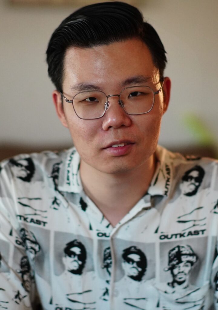 “Twenty Despair Poems and a Song of Love” by Weijia Pan is our Poem of the Week.

Read the poem and the artist’s statement here: missourireview.com/twenty-despair…