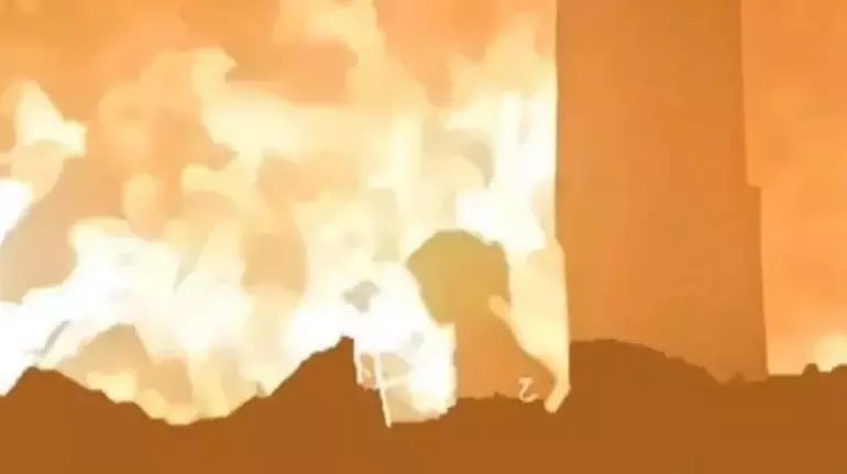 Bu ateş sadece bu çocuğu yakmayacak.

Yapanı da yakacak, susanı da yakacak, duranı da yakacak..

Hepimizi yakacak…