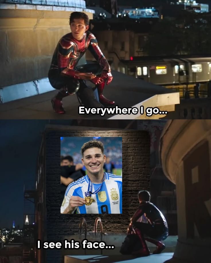 HeHasBlueEyes's tweet image. Che pobre Valen, imaginate no poder pasar un día sin que tu pareja, hija o suegros hablen del chabón. Vas caminando por el living y lo ves en un cuadro. Te vas a cebar un mate y hay 3 stickers en el termo con su cara