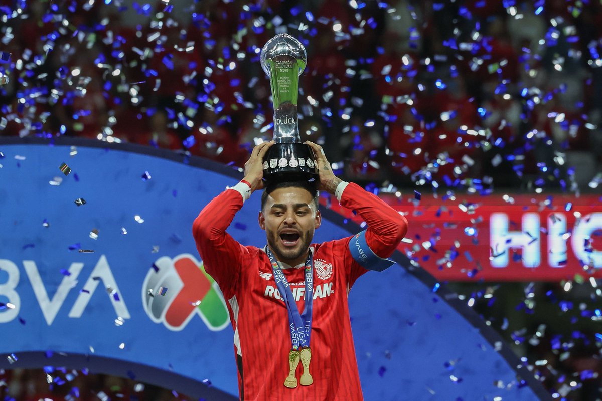 tixwilx1916's tweet photo. Pobre Zendejas se va a tener que conformar con un triste tricampeonato https://t.co/mjDKduv7qz