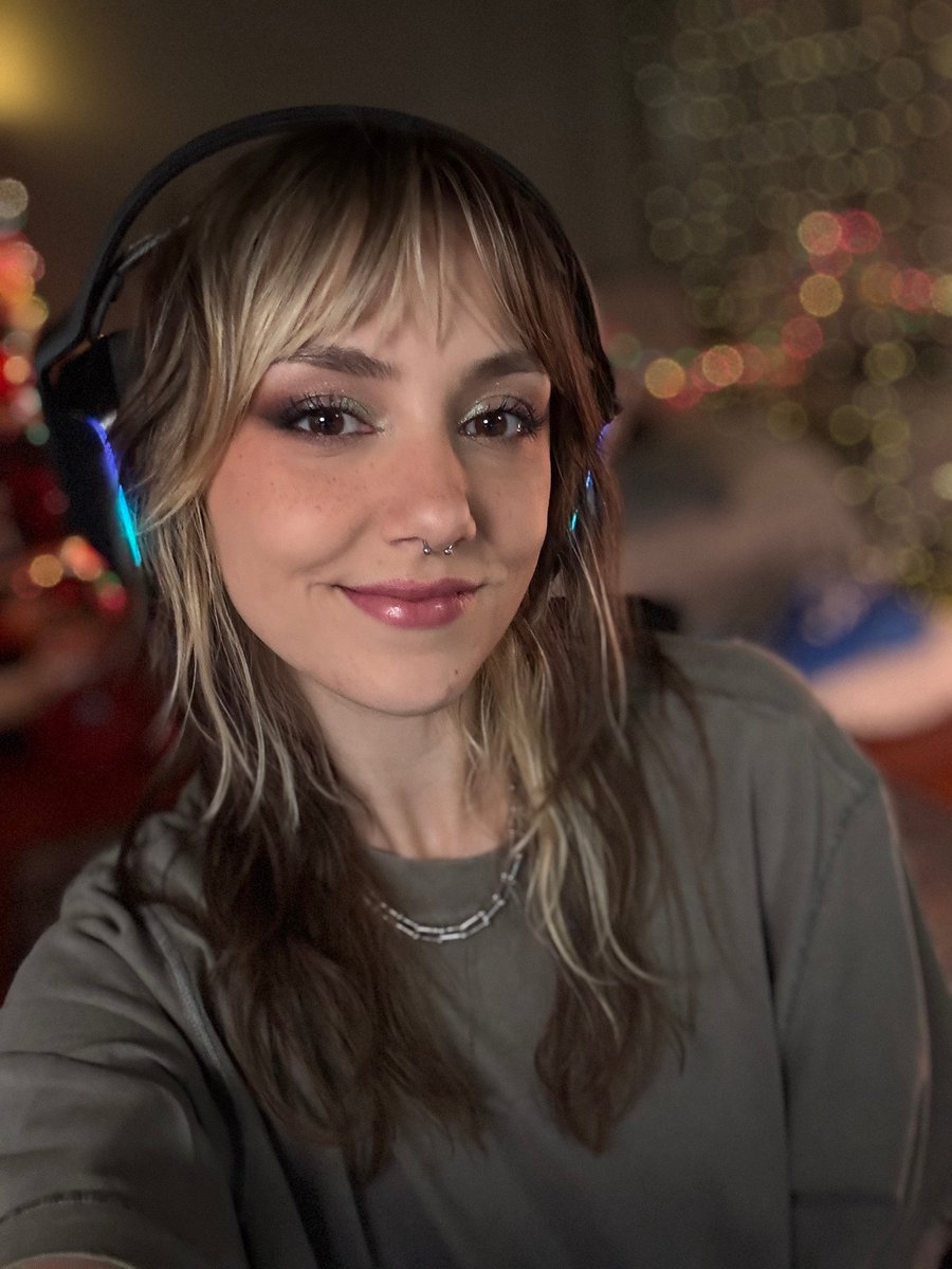 so do we think I can play the entirety of Lies of P in one stream or… 👀

I’m returning to the game for a refresher run ahead of the dlc, an I’m hoping to qualify for the official <a href="/Liesofp/">Lies of P</a> Krat Creator Stream Team! 😎

live now!
✨ twitch.tv/elliejoypanic ✨