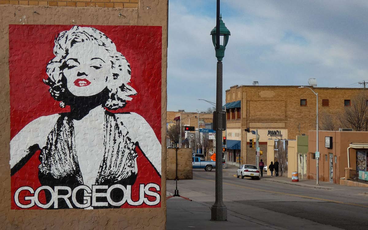 Traveler's Guide to #Gallup | Established as a railroad town in 1881, Gallup is surrounded by Zuni, Navajo, and Hopi land - newmexiconomad.com/travelers-guid…

#NewMexico #vacation #roadtrip #travel #daytrip #weekendgetaway #NativeAmerican #culture #history #heritage #VisitGallup