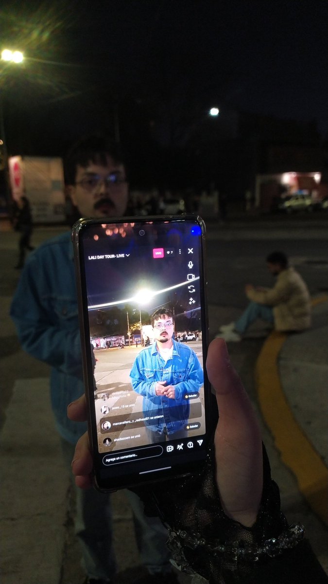 Estoy haciendo la cobertura de Lali acá instagram.tv/temon.tv VENGANN