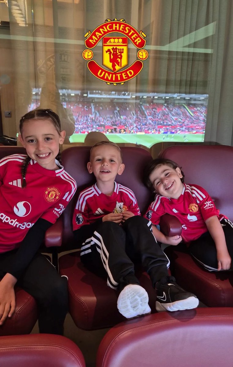 📸 - Bruno Fernandes’ children at Old Trafford ❤️