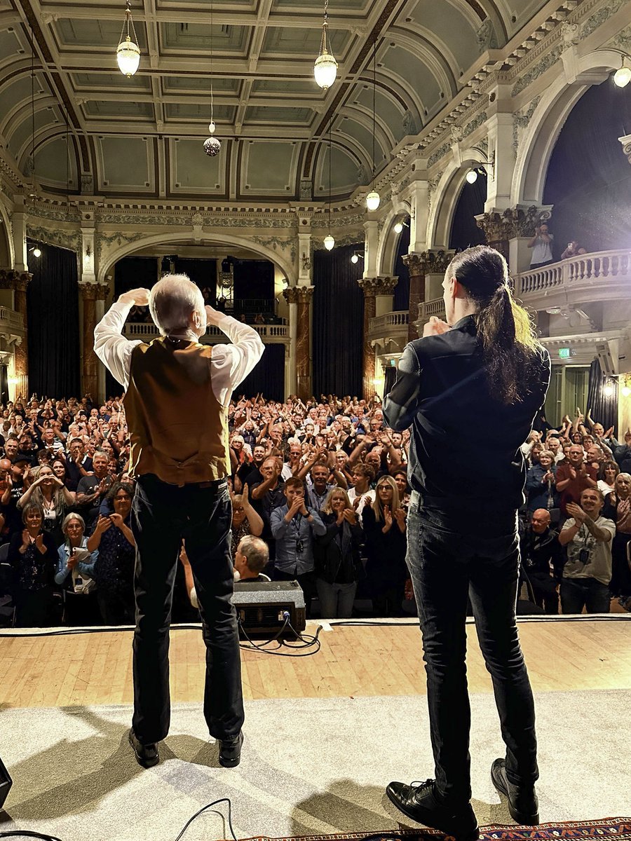 Cheltenham, thank you for spending some of your bank holiday weekend with us. 

We’ve got a couple of days off coming up and then we return on Wednesday at G live Guildford. See you soon!

UK second leg, Denmark, Norway and Ireland tickets: francisrossi.com/tour

#FrancisRossi
