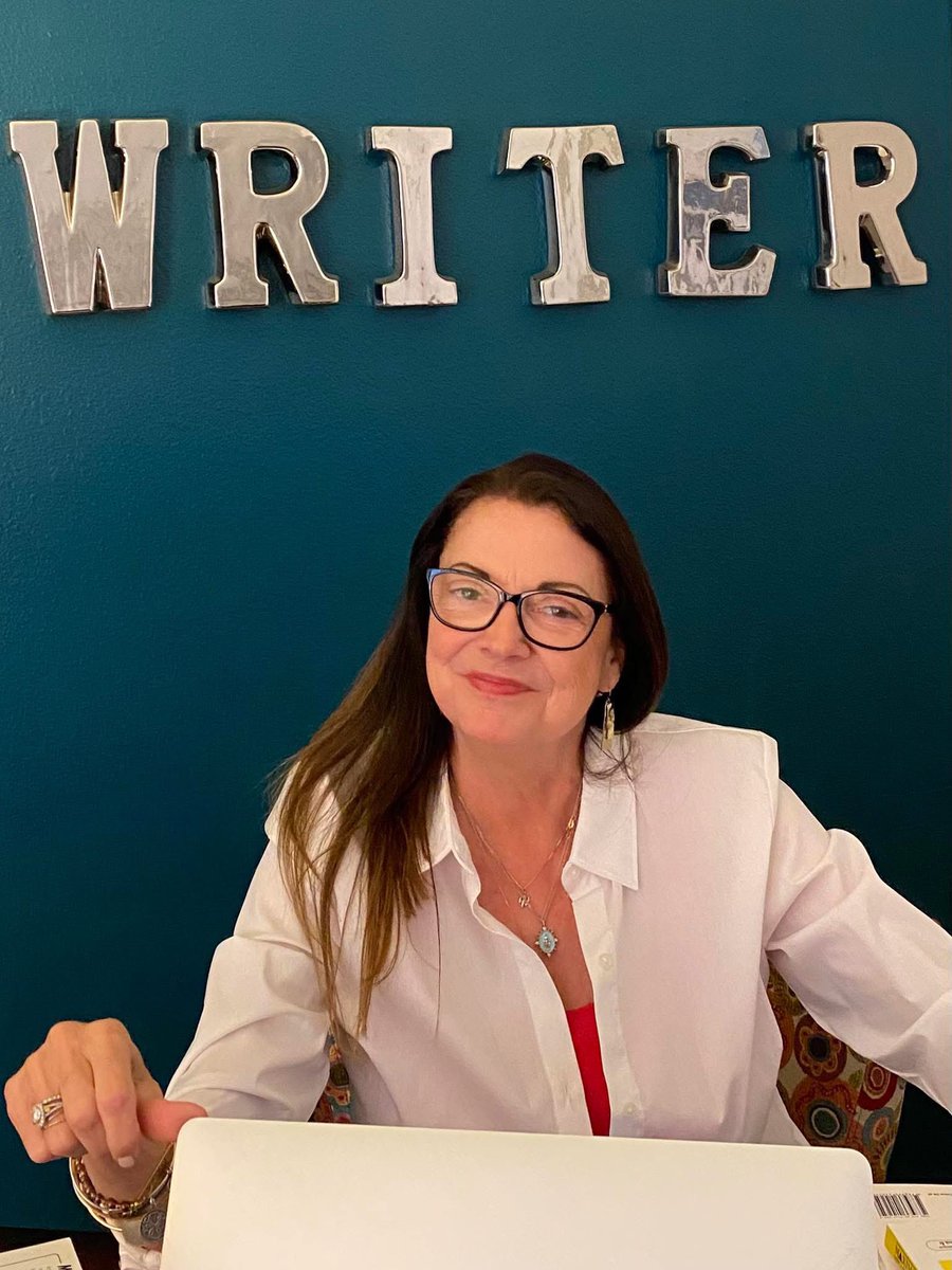 truenorthauthor's tweet photo. Writing is fun. Not writing just doesn’t work.
If you want to be a writer, stop talking, and start writing.
#authorslife #WritingCommunity #DiscoverTrueNorth #getpublished #LiteraryAgent #30SecondsAtTheBeach #writersoffice #writeforlife https://t.co/L31SfNoy9P