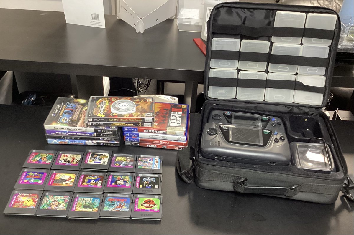 RabidRetroGames's tweet photo. Here’s a look at the haul that broke me yesterday! Most need a good cleaning and testing before they see the floor. Also both Game Gears are looking likely to need a capacitor operation, and that won’t be happening until all my medical stuff gets cleared up. #GameTrade #Nintendo https://t.co/I0C5eLvMyC